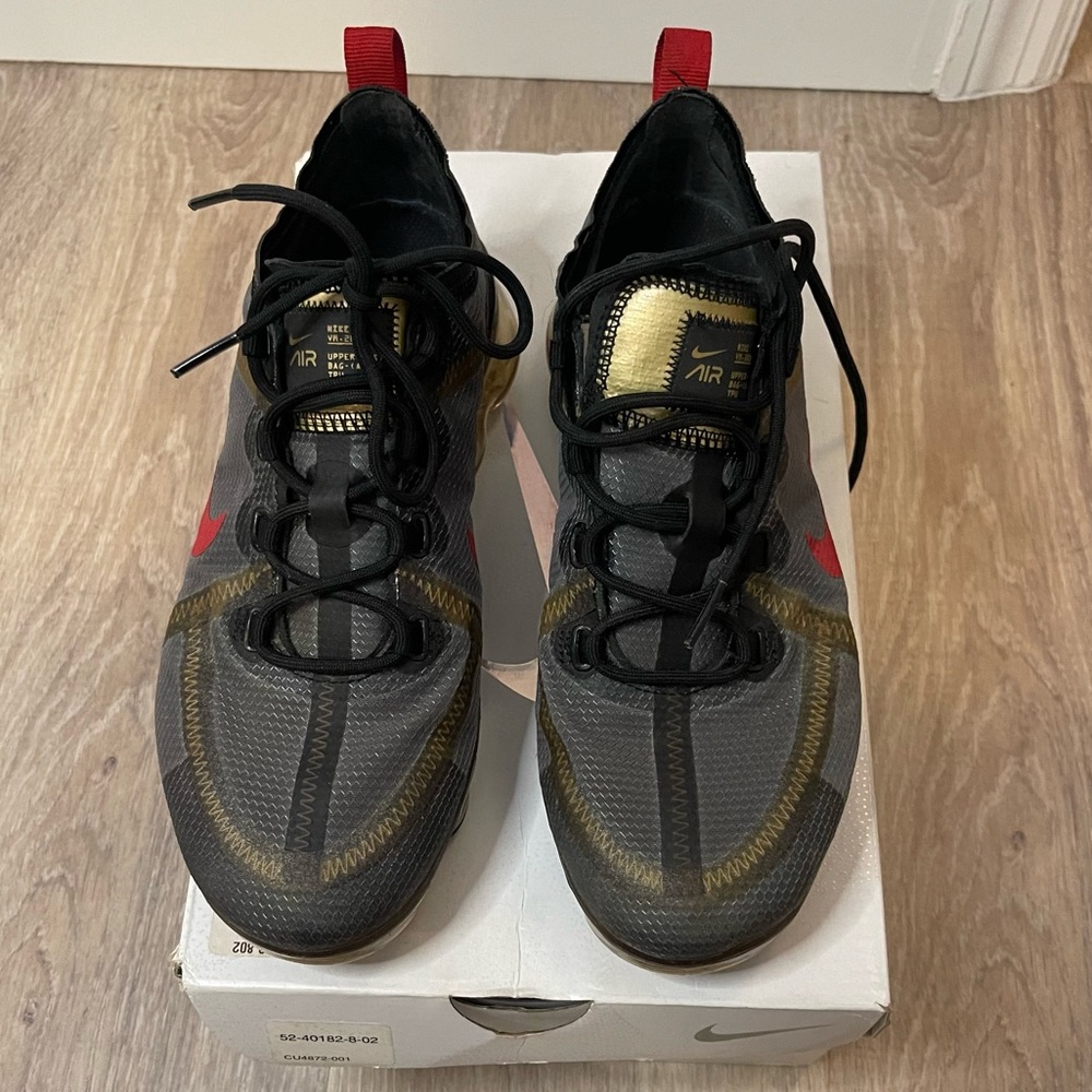 Nike gym shoes